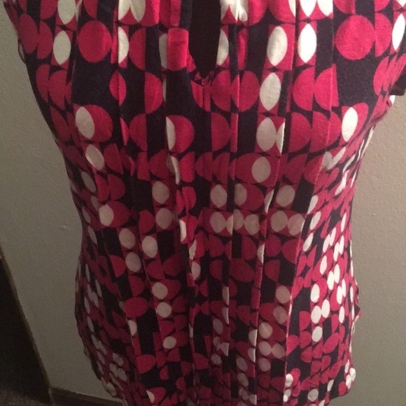 Banana Republic women’s polka dot pink, black and white ribbed blouse​​ - Picture 4 of 8